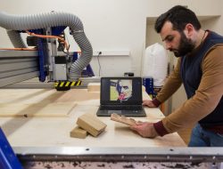 Marcè Lepidi Acquaviva au Fab Lab Corti de l'Università di Corsica