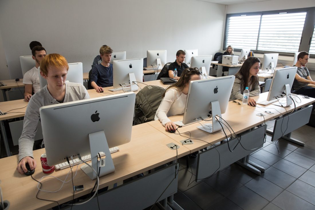 Salle informatique de l'IUT de Corse
